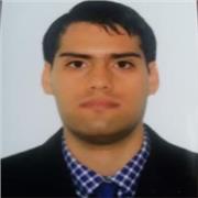 Profesor de Inglés imparte clases a adultos