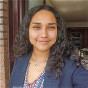 Profesora graduada en Lenguas Aplicadas, especializada en entornos multiculturales, imparto clases de forma online.