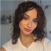 🎓 Laureata magistrale in Traduzione, con una solida formazione linguistica e umanistica.
🌍 Offro lezioni di inglese, spagnolo e