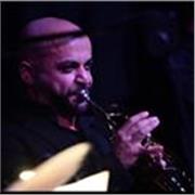 Offro lezioni di musica (teoria e solfeggio, armonia) e di tromba per gli aspiranti di tutte le età.