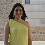 Estudiante universitaria ofrezco clases para primaria cualquier materia y para ESO y bachillerato economía. Puedo desplazarme