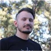 Profesor de Escritura, Expresión oral/escrita, Redacción y discursos y Crítica de cine. Flexible y ordenado, centrado en ir área por área.