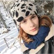 Studentessa delle superiori con lodi in matematica fisica e chimica