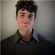 Privater Grundschul-Nachhilfelehrer bietet Online- und Vor-Ort-Unterricht an.