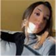 Estudiante universitaria de Educación Primaria que imparte clases particulares a estudiantes de Primaria y Bachillerato