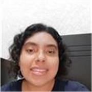 Profesora imparte clases de matemáticas, gramática y biología a niños y jovenes que cursan nivel básico, medio y medio superior