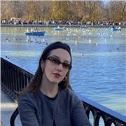 Soy Bea. Me ofrezco para impartir clases de inglés (niveles infantil, primaria, ESO, Bachillerato y Universidad) y también preparadora para los exámenes oficiales FCE, CAE, CPE o inglés para viajar y conversar