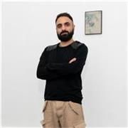 Laureato in Scultura offre lezioni di disegno geometrico, disegno pittorico, pittura, scultura e storia dell'arte