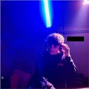 doy clases particulares de dj, enseño a como poder pinchar en directo desde 0, con mis aparatos, mi mesa mi portátil…