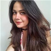 Licenciada en historia imparte clases de historia política, cultural e historia del arte