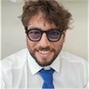 Impiegato di banca con laurea in giurisprudenza e master in coaching impartisce ripetizioni in diritto per scuole superiori