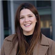 Professionelle Opernsängerin mit Abschluss am Musikhochschule gibt Gesangsunterricht für alle Stilrichtungen, ab 14 Jahre