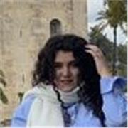 Soy Mayka, actualmente estoy estudiando Derecho. Y voy a dar clases a niños que pertenezcan a colegios