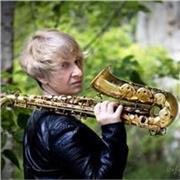 Sassofonista e docente con laurea classica e jazz impartisce lezioni individuali per ogni livello e età