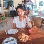 Profesora certificada de inglés con experiencia en enseñanza y preparación de exámenes internacionales