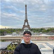 Actual alumno de bachillerato con ganas de enseñar a aquellos con dificultades, sobretodo en Economía, Historia y Lenguas