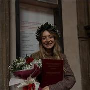 Laureata in comunicazione e giornalismo impartisce lezioni di italiano e scrittura creativa