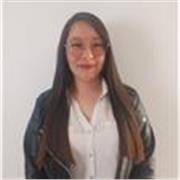 Docente del área de inglés para estudiantes de primaria