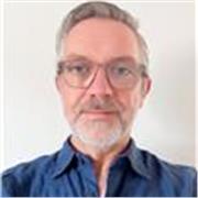 Profesor de inglés con más de 15 años de experiencia en enseñanza y gestión académica. Especializado en preparación de exámenes.