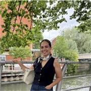 I am Brazilian and I have been living in the UK for 7 years. If you want to learn Portuguese, I am here to help!