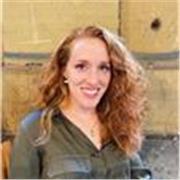Profesora de español nativa y cualificada con 10 años de experiencia enseñando en Reino Unido y Australia 