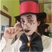 Animador sociocultural que confía en que el refuerzo positivo es la base de una buena educación 