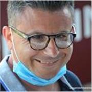 Offro lezioni private a bambini di scuola elementare e media adattando i alle loro esigenze. 