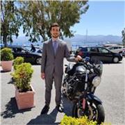 Dottore con lode in Giurisprudenza impartisce lezioni per studenti universitari