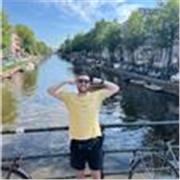 Me considero un amante del deporte y del mundo del fitness. Considero que entrenar es salud independientemente de la edad