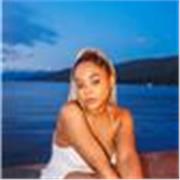 English teacher with experience in Barcelona and Montreal, supporting children through language learning and homework guidance.