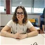 Offro lezioni private a ragazzi e ragazze delle scuole medie e superiori e a persone adulte. 