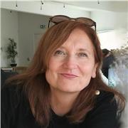 Professeure expérimentée donne cours de français niveau lycée