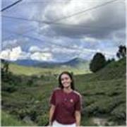 Docente con vocación y experiencia en educación formal y no formal, titulada con el máster de profesorado d la rama administrativa