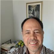 Dou aulas de Física e Matemática para alunos do Ensino Médio e Fundamental. E aulas de Ciências para alunos do Ensino Fundamental