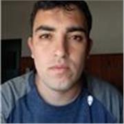 Profesor de química básica para adolecentes de escuela secundaria