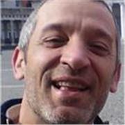 Laureato in lettere e filosofia