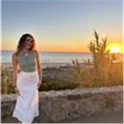 Soy estudiante de Ingeniería Informática, capaz de enseñar a alumnos de primaria/ la ESO, desde Inglés hasta Matemáticas, física…