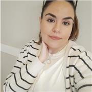 Profesora de inglés que imparte clases a estudiantes de cualquier edad y para todos los niveles