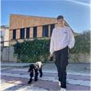 Soy estudiante de educación primaria, he hecho prácticas en escuelas, soy entrenadora de baloncesto y monitora de tiempo de ocio.