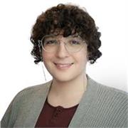 An experienced native English-speaking teacher who creates engaging, inclusive, student-centered lessons