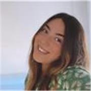 Me defino como una persona responsable y bastante madura y doy clase a todo aquel que lo necesite y yo lo apoyaré en todo el tema escolar.