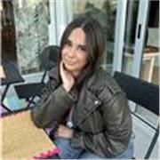 Profesora multidisciplinar para dar clase a los más pequeños