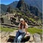 Spanisch-Tutorin, die alle Schüler*innen unterrichtet