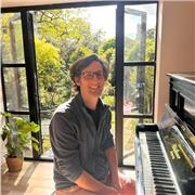 Passionate and dynamic one-time Oxford organ scholar (and DipABRSM) seeks students for evening / weekend piano lessons!