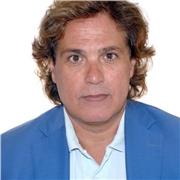 Laureato in lingue e letterature straniere offre lezioni private a vari livelli