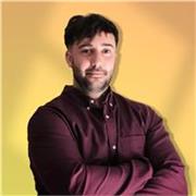 Ingeniero en Diseño Industrial, amplios conocimientos técnicos en Matemáticas.