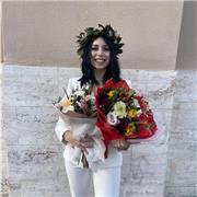 Laureanda in economia e finanza impartisce lezioni di economia e ragioneria per i ragazzi delle scuole superiori e università