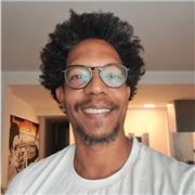 Profesor de dibujo tradicional y digital donde enseño toda la materia del dibujo como por ejemplo anatomía, luz y sombras etcétera