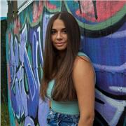 Profesora estudiante de diseño grafico con experiencia de mas de 10 años en el dibujo y las artes