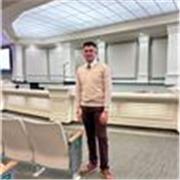 Soy una persona alegre y entusiasta, con muchas ganas de enseñar a niños pequeños y ayudarlos a aprender inglés básico de manera